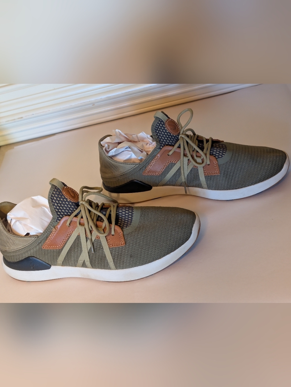 OluKai Men's Mio Lī sneakers Size 12
